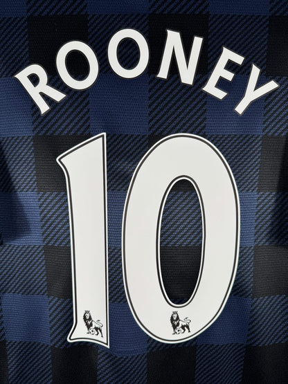 Détail du flocage Rooney N°10 du maillot Manchester United 2013-2014 avec les lions Premier League intégrés au numéro