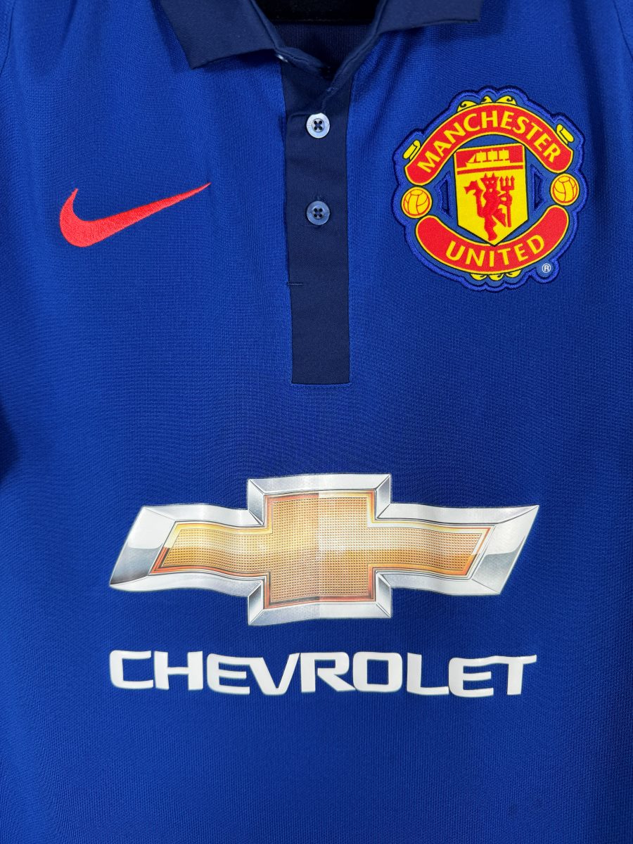 Détail écusson Manchester United et logo Nike maillot third 2014-2015
