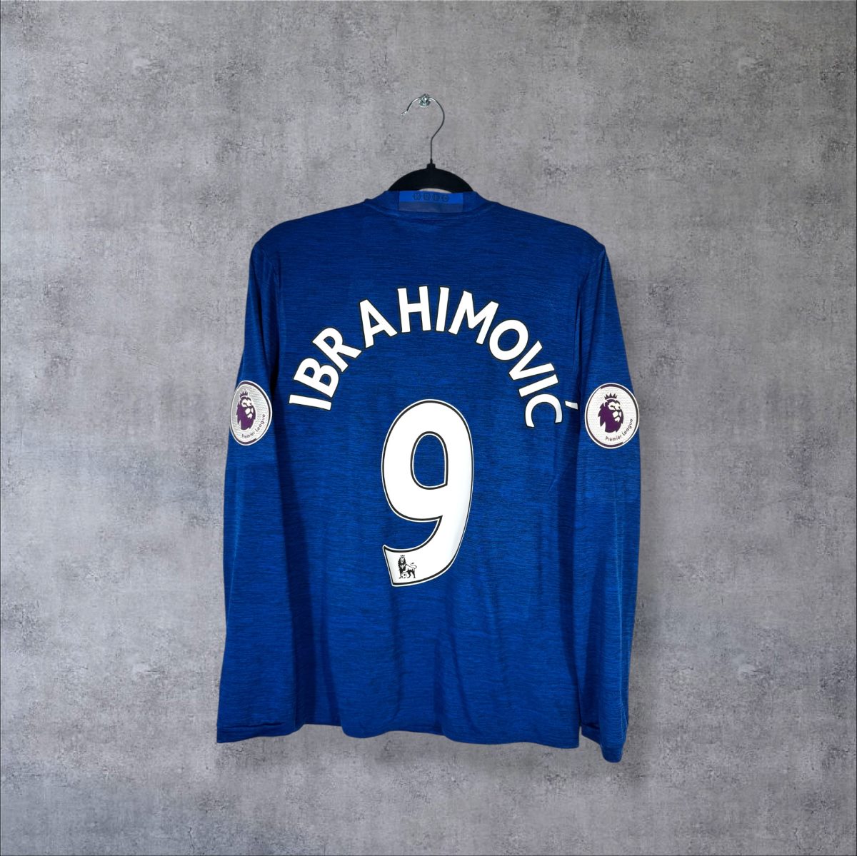 Dos du maillot Manchester United 2016-2017 extérieur manches longues avec le flocage IBRAHIMOVIĆ N°9