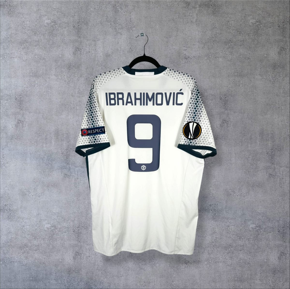 Maillot Manchester United 2016-2017 third vue dos flocage Ibrahimović N°9