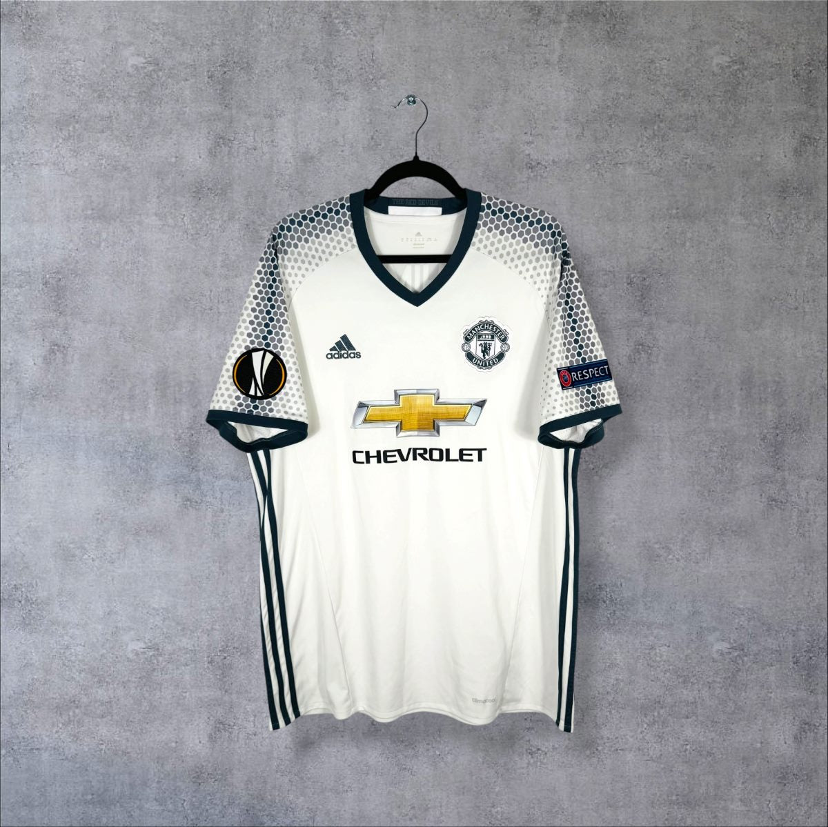 Maillot Manchester United 2016-2017 third vue face sponsor Chevrolet