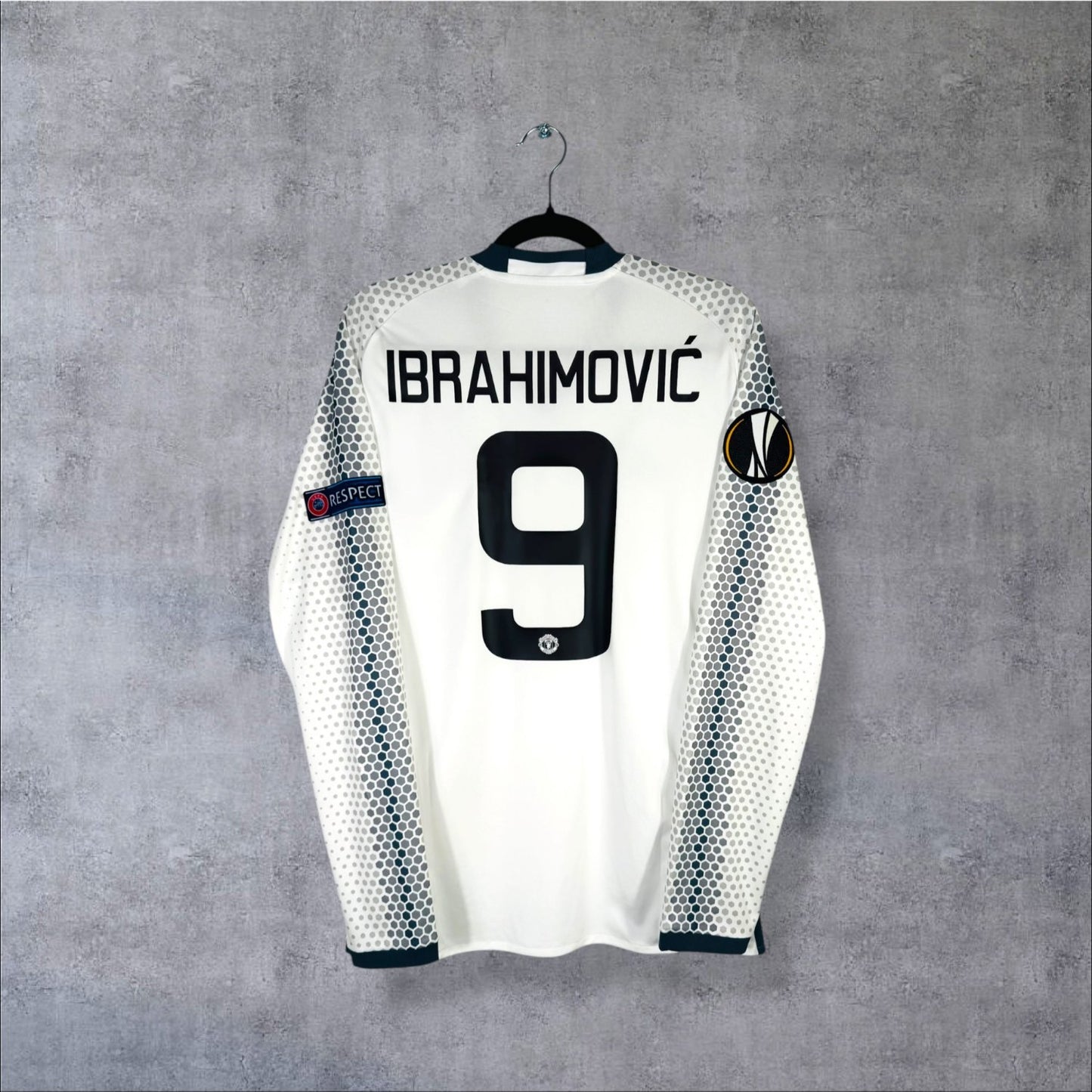 Flocage Ibrahimovic numéro 9 sur maillot Manchester United 2016-2017 Third Manches Longues