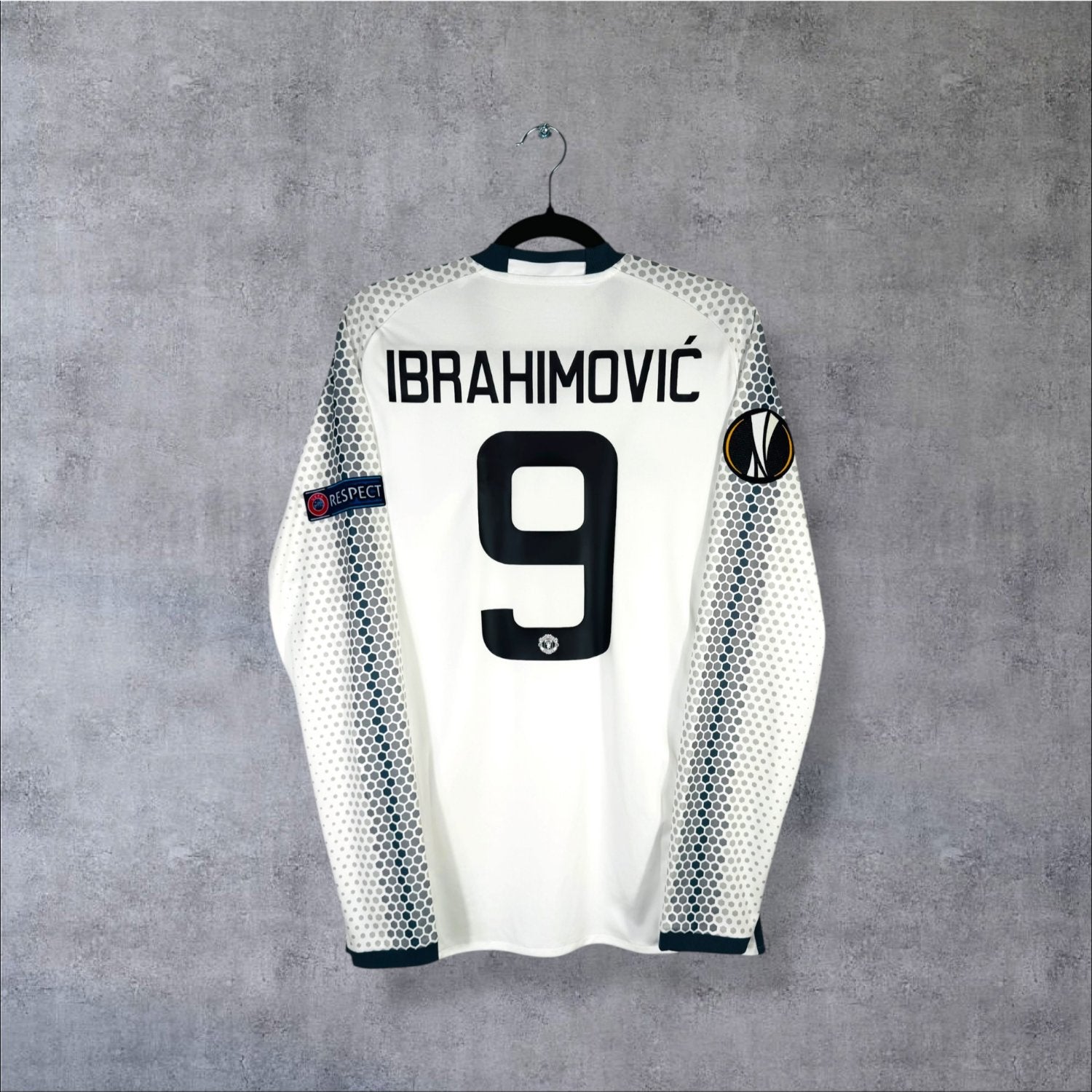 Flocage Ibrahimovic numéro 9 sur maillot Manchester United 2016-2017 Third Manches Longues