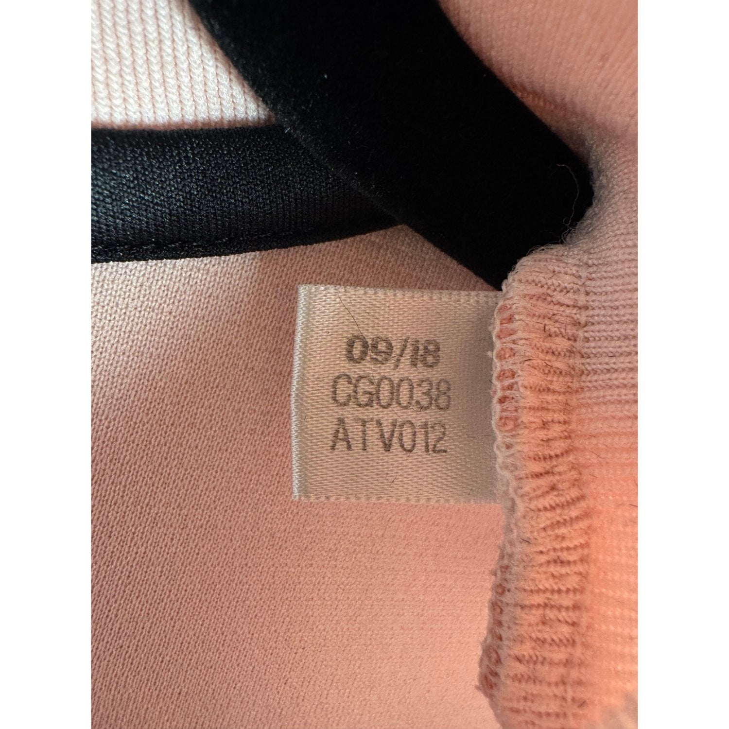 Étiquette d'authenticité avec code Adidas CG0038 prouvant l'originalité du maillot