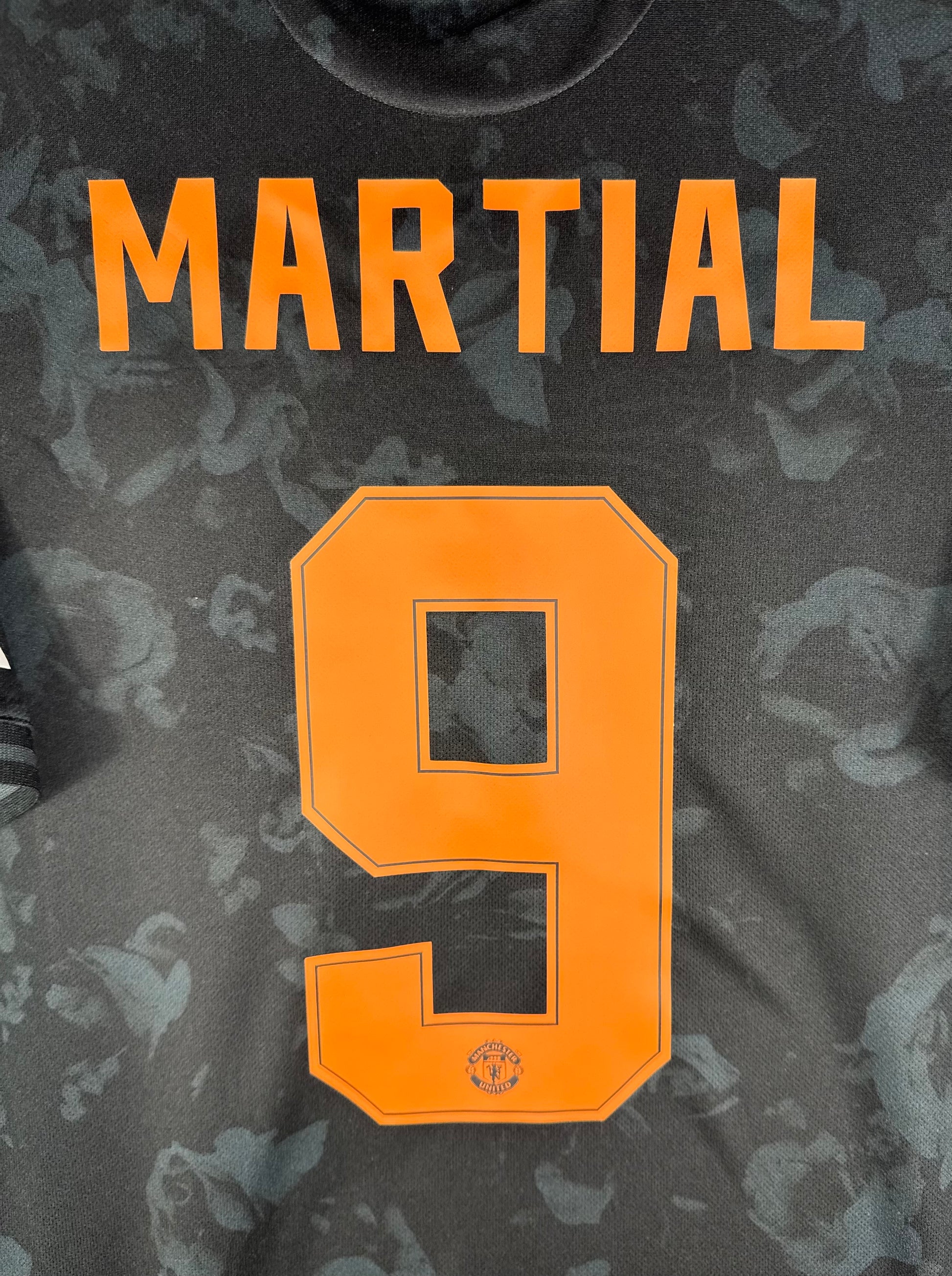 Détail de la typographie du flocage sur le numéro 9 d'Anthony Martial