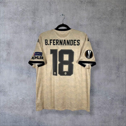 Dos du maillot Manchester United 2019-2020 extérieur beige avec flocage B. Fernandes N°18 et patch Europa League