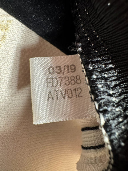 Étiquette intérieure adidas 03/19 code ED7388 du maillot Manchester United 2019-2020 extérieur