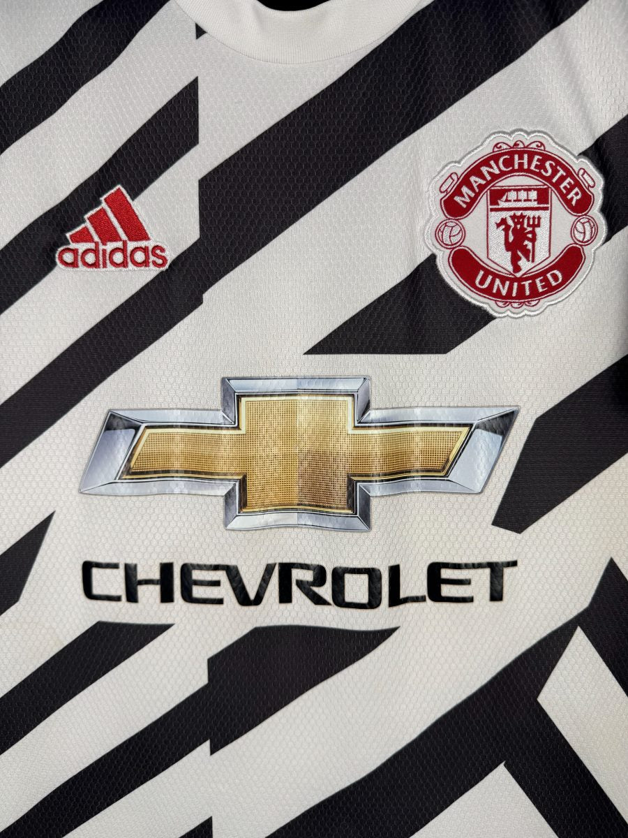 Écusson brodé Manchester United et logo adidas sur le maillot third 2020-2021