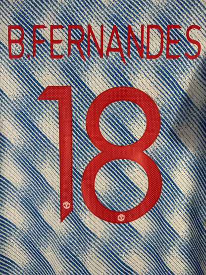 Détail flocage B.Fernandes numéro 18