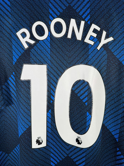 Détail flocage Rooney 10 avec logos Premier League, maillot Manchester United third 2021-2022