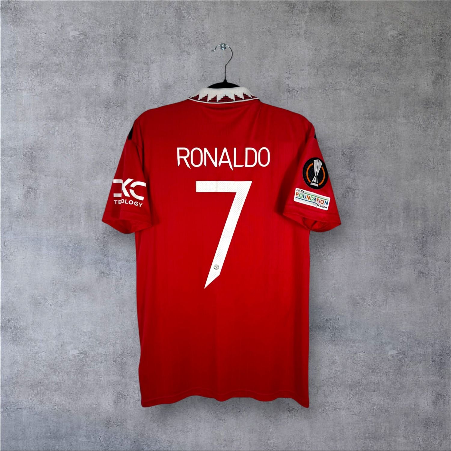 Flocage Ronaldo numéro 7 sur maillot Manchester United 2022-2023 Domicile