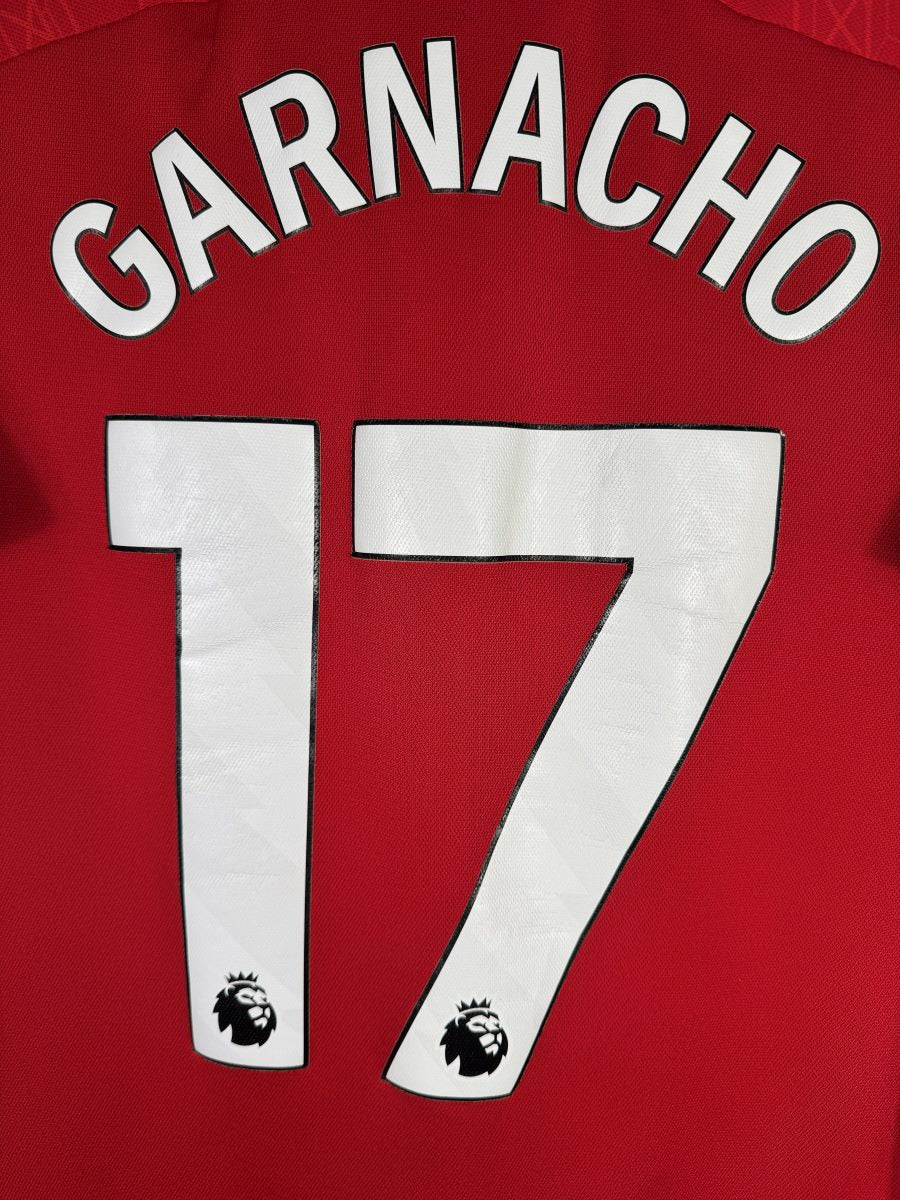 Détail flocage Garnacho 17 police Premier League, maillot Manchester United 2023-2024