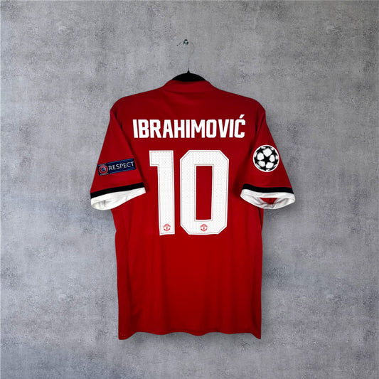 Dos du maillot de Manchester United 2018 avec flocage blanc IBRAHIMOVIĆ 10, police officielle Premier League.