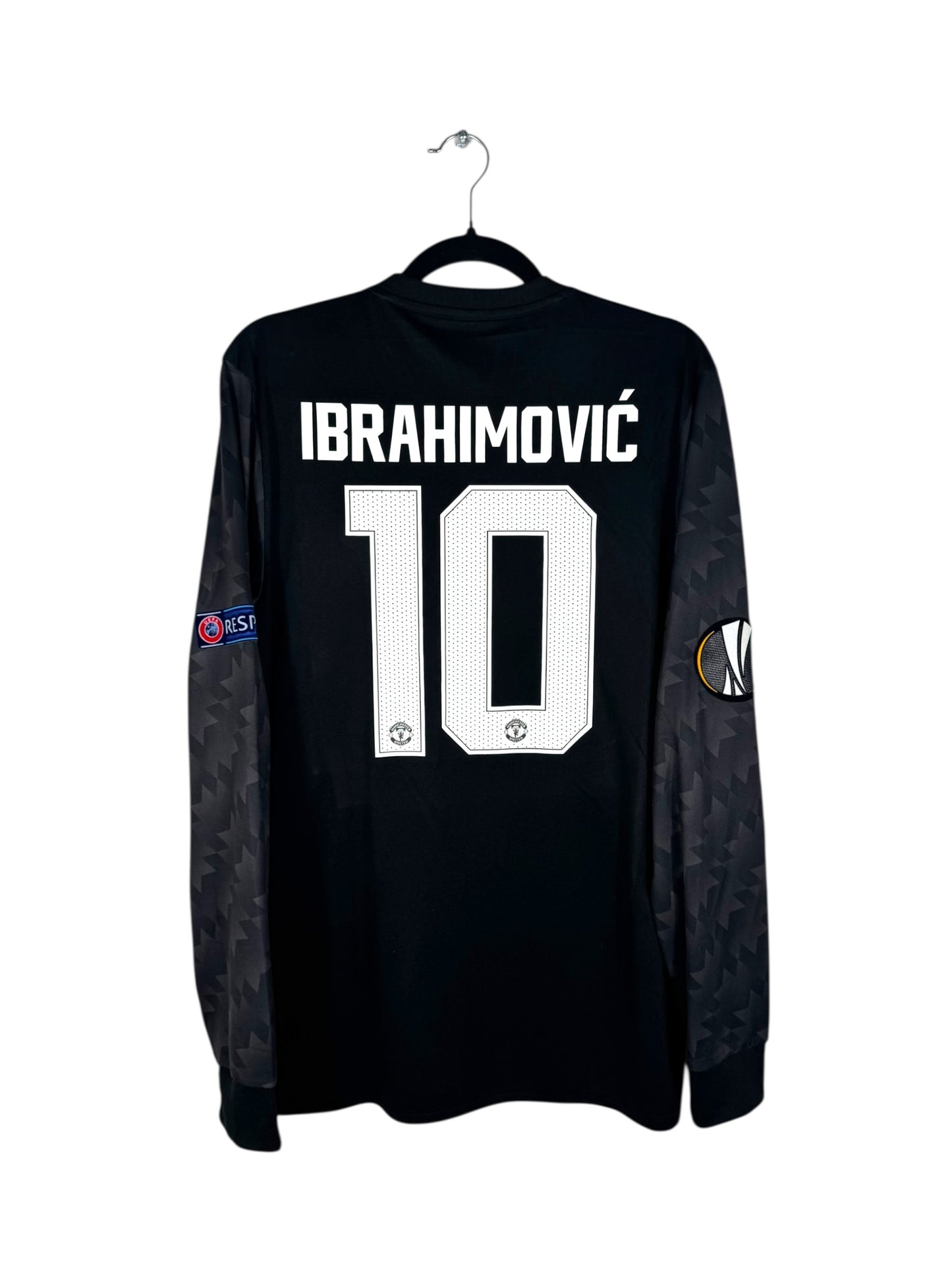 Dos du maillot Manchester United 2018 extérieur noir avec flocage blanc IBRAHIMOVIĆ 10.