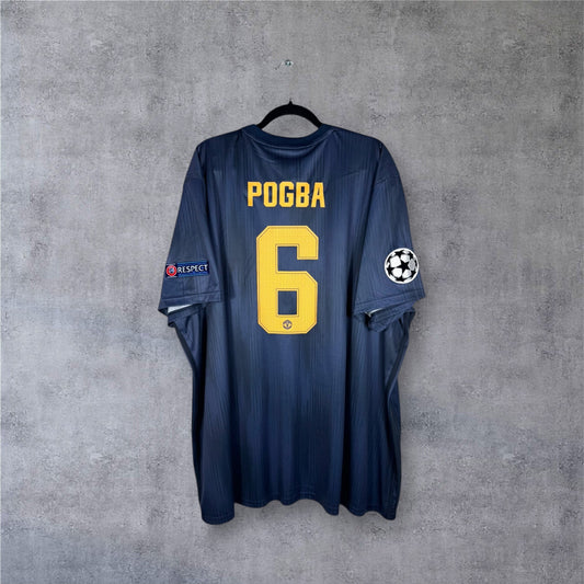 Dos du maillot Man Utd Third bleu marine avec flocage blanc POGBA 6 taille 4XL.