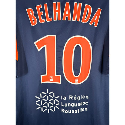 Détail de la typographie du flocage sur le numéro 10 de Younès Belhanda