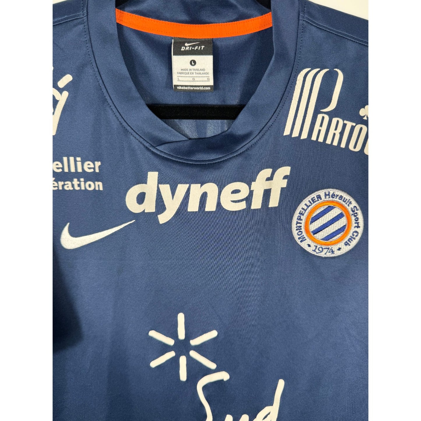 Détail de l'écusson du MHSC et du logo Nike