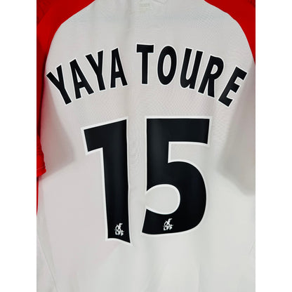 Détail de la typographie du flocage sur le numéro 15 de Yaya Touré