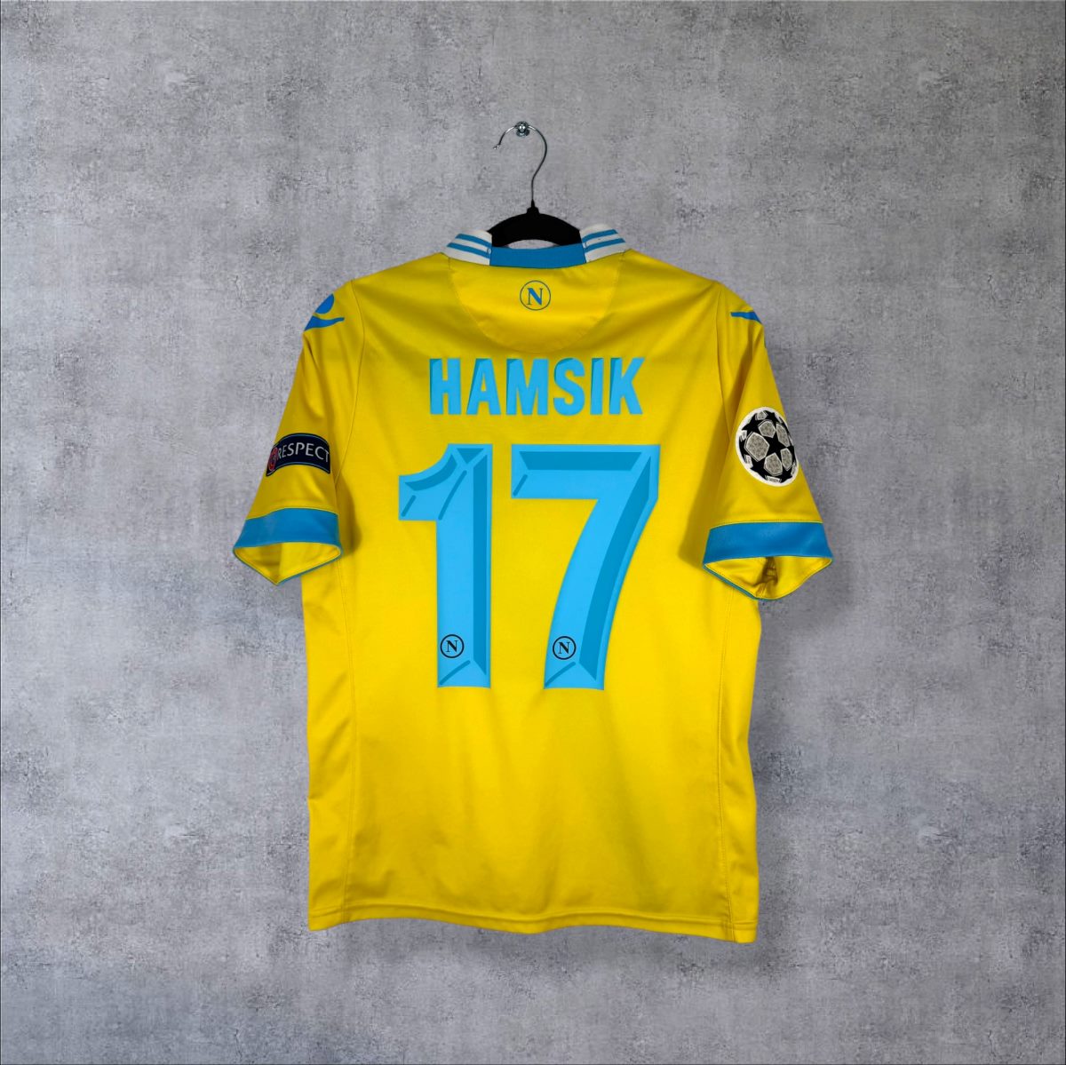 Maillot Napoli 2013-2014 third jaune flocage Hamšík N°17 vue dos avec patch Champions League
