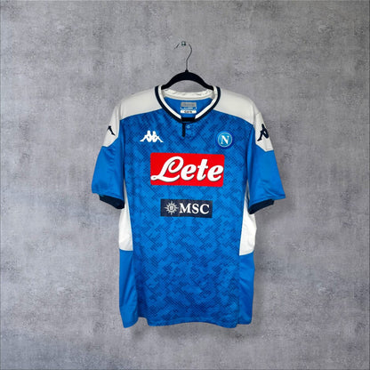 Face du maillot Napoli 2018-2019 domicile Kappa bleu à motif camo avec sponsors Lete et MSC