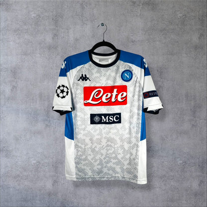 Face du maillot Napoli 2019-2020 third Kappa à motif pixelisé, sponsors Lete et MSC, patch Ligue des Champions