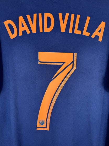 Gros plan du flocage DAVID VILLA 7 orange avec logo MLS, maillot New York City FC 2016-2017 extérieur