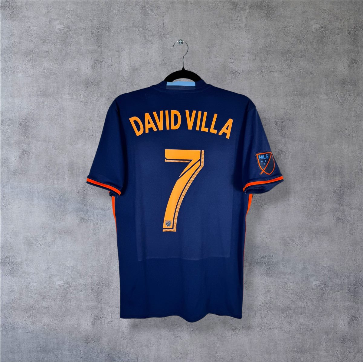 Dos du maillot New York City FC 2016-2017 extérieur bleu marine avec flocage DAVID VILLA numéro 7 orange