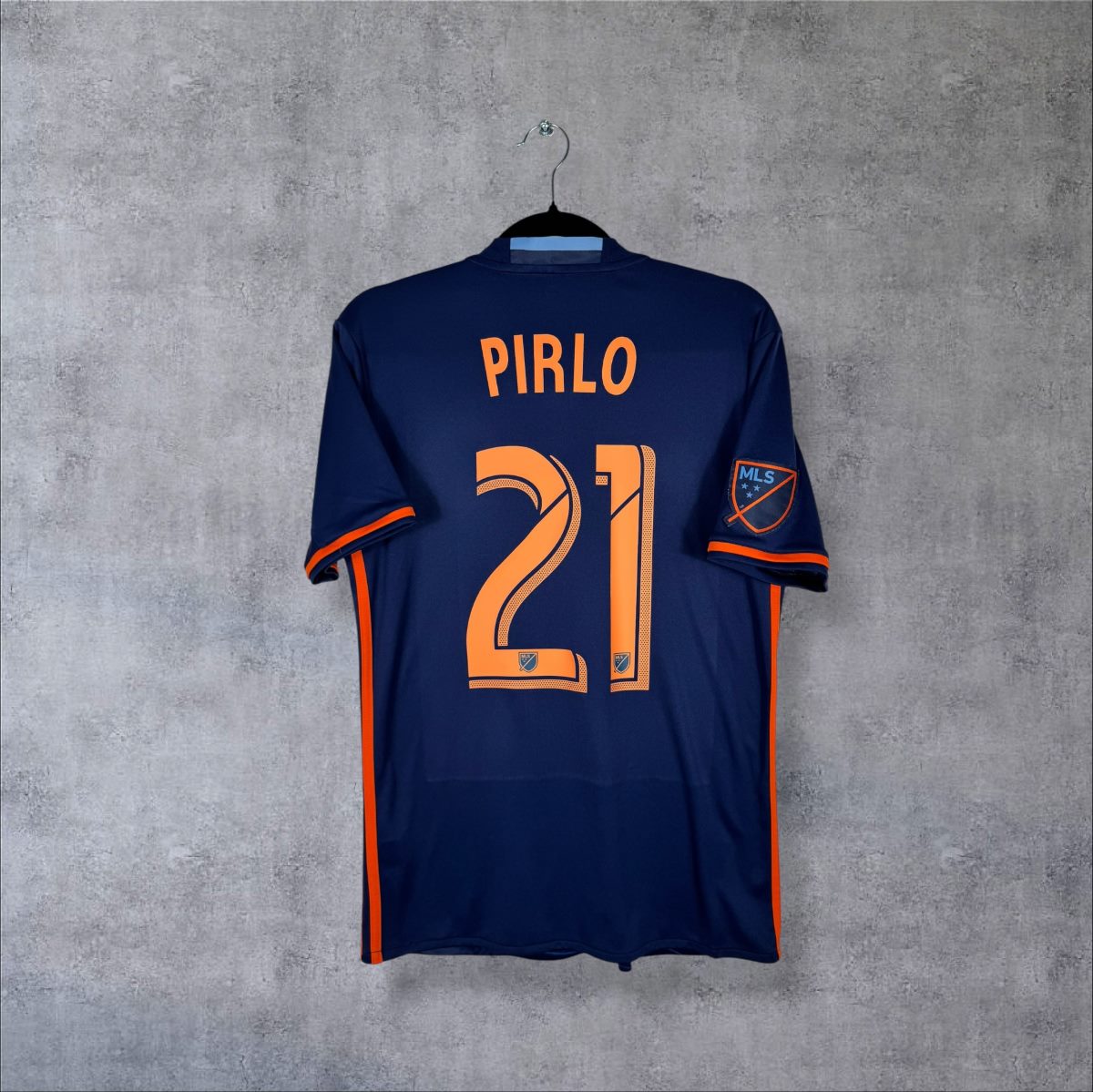 Maillot New York City FC 2016-2017 extérieur bleu marine, dos floqué Pirlo 21