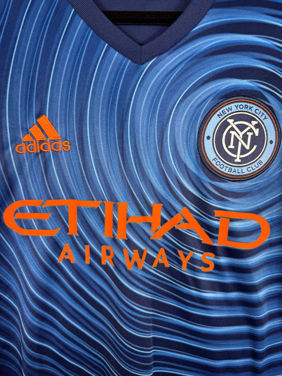 Écusson New York City FC et sponsor Etihad Airways orange, maillot extérieur
