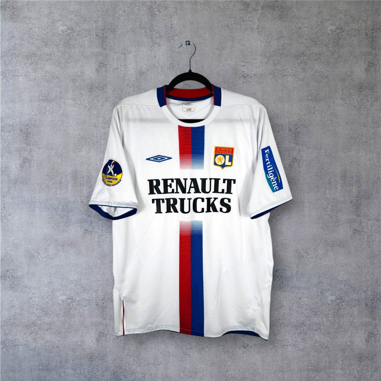 Maillot authentique Olympique Lyonnais 2005-2006 Domicile Umbro vue de face