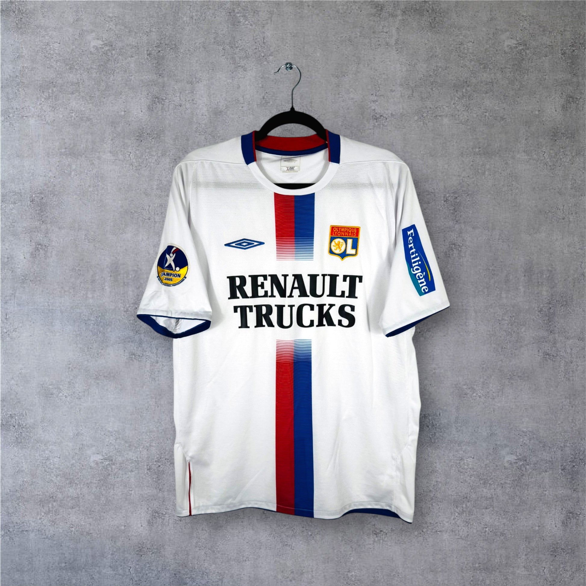 Maillot authentique Olympique Lyonnais 2005-2006 Domicile Umbro vue de face