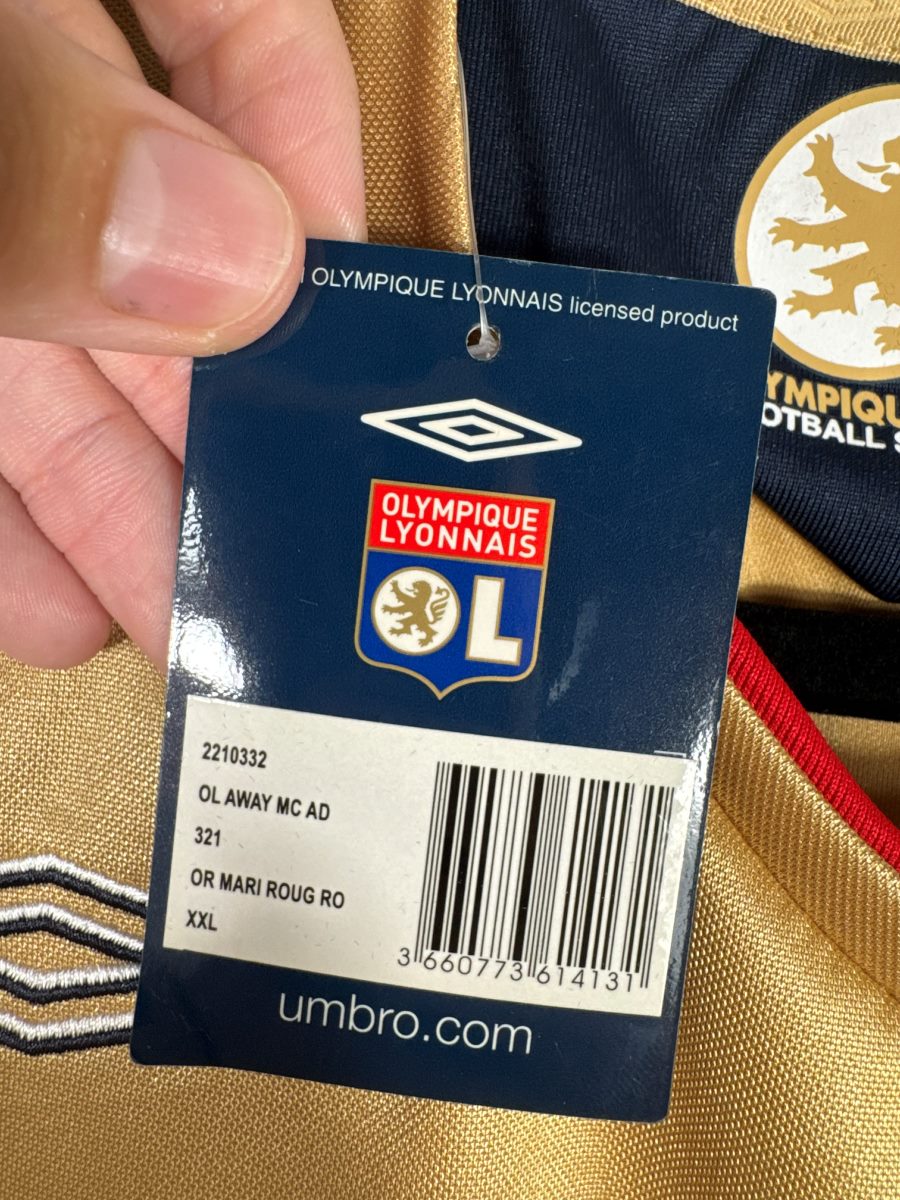 Maillot OL 2007-2008 - étiquette Umbro neuve avec référence