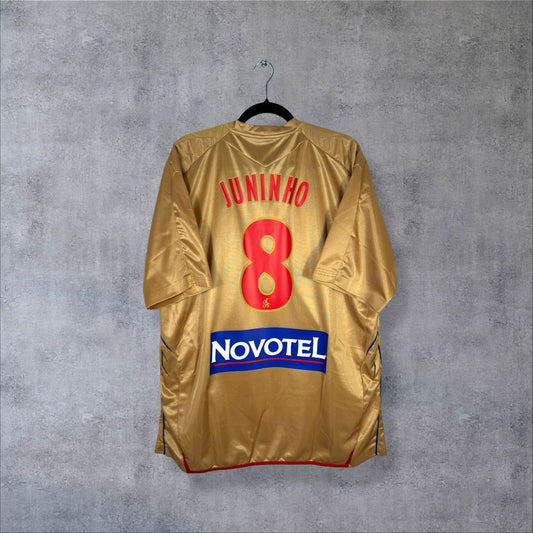 Dos du maillot OL Olympique Lyonnais 2007-2008 extérieur doré avec flocage Juninho N°8 capitaine roi des coups francs authentique
