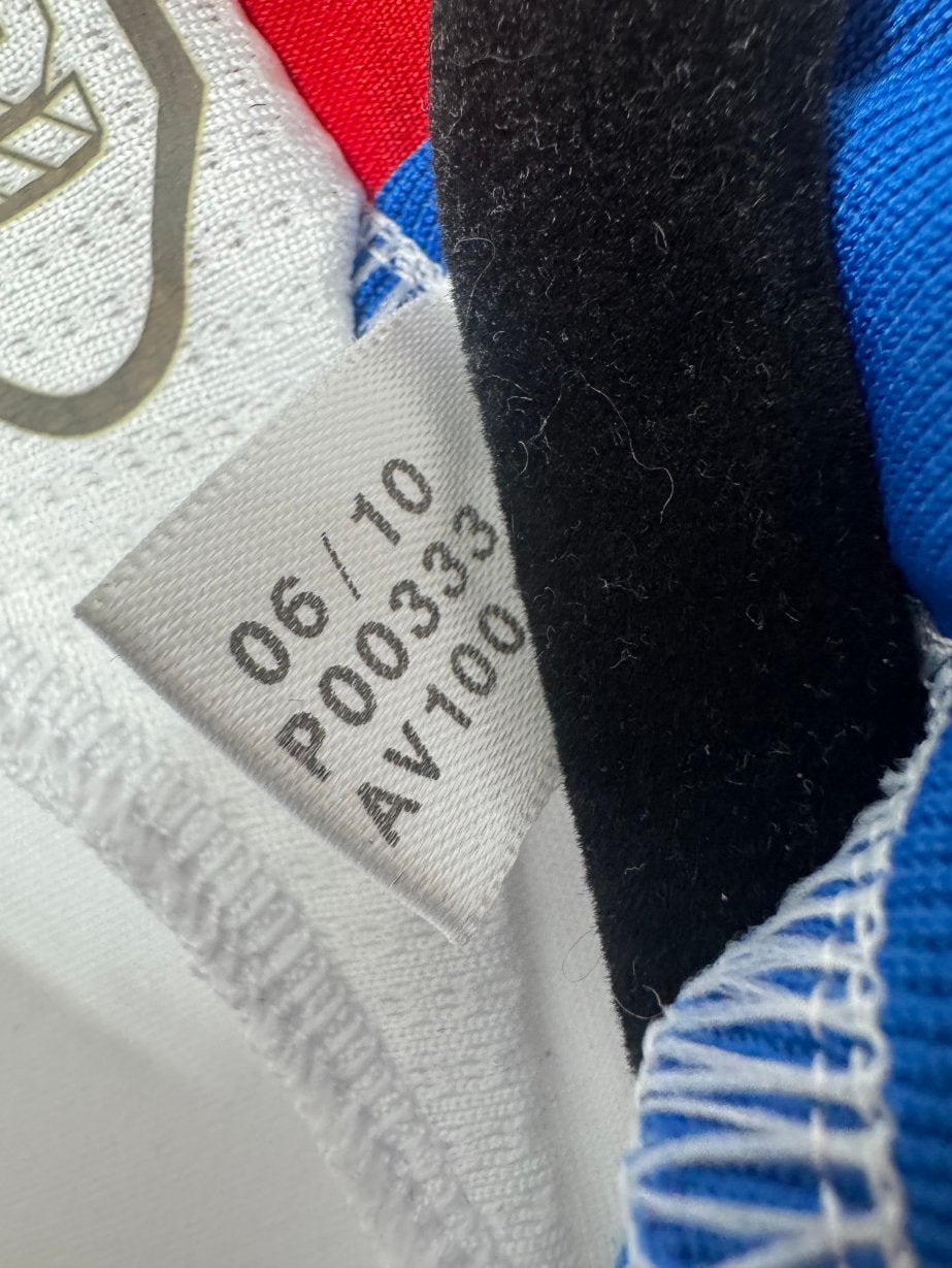 Étiquette d'authenticité avec code Adidas P00333 prouvant l'originalité du maillot