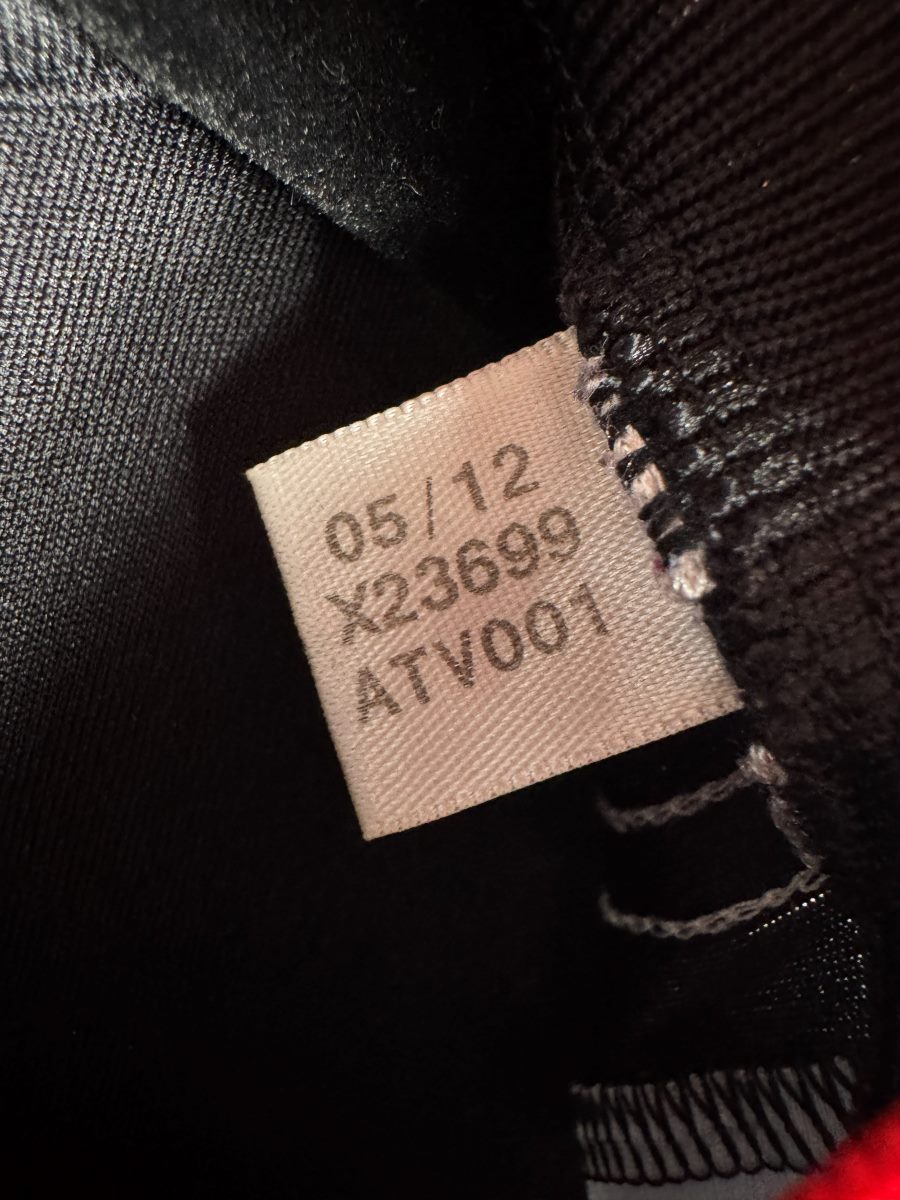 Étiquette intérieure adidas 05/12 code X23699 du maillot OL 2012-2013 third