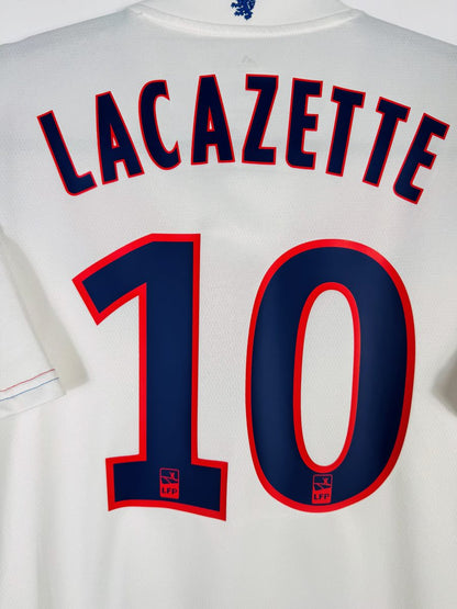 Détail flocage Lacazette N°10 sur maillot OL domicile 2013-2014