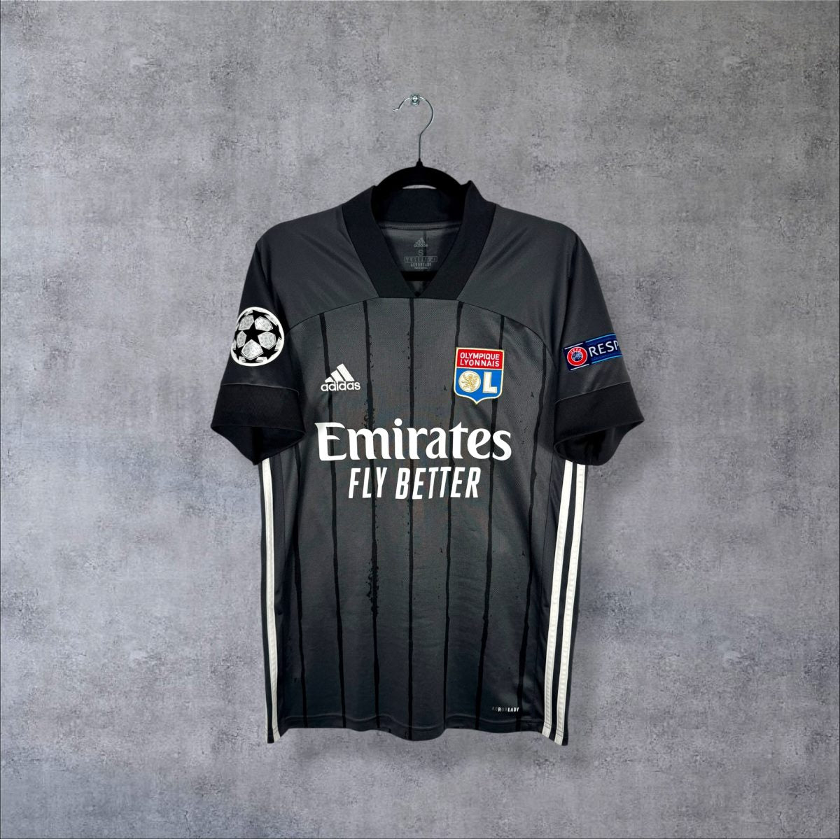 Maillot OL 2020-2021 extérieur vu de face
