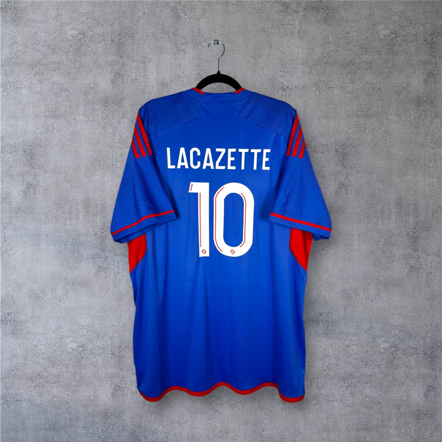 Flocage Lacazette numéro 10 sur maillot Olympique Lyonnais 2023-2024