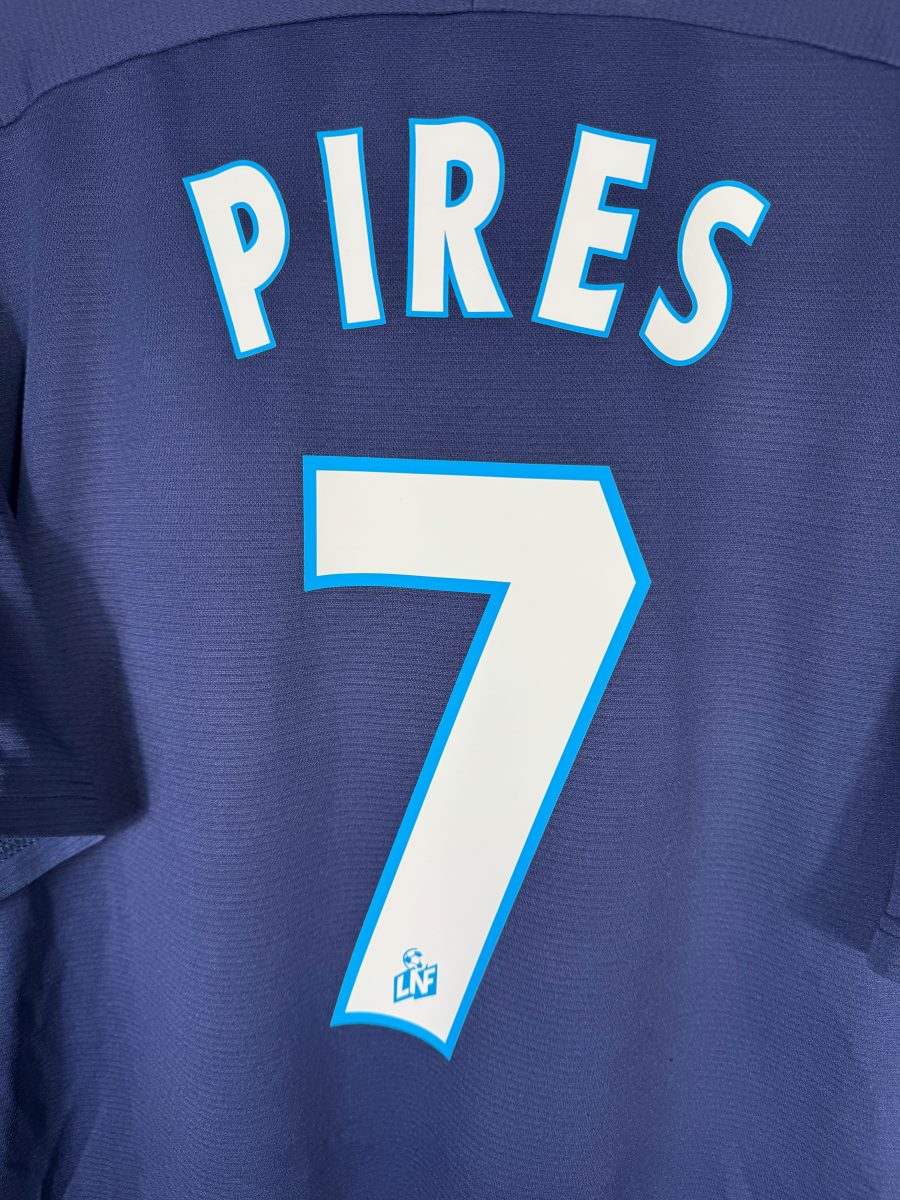 Détail flocage Pires numéro 7