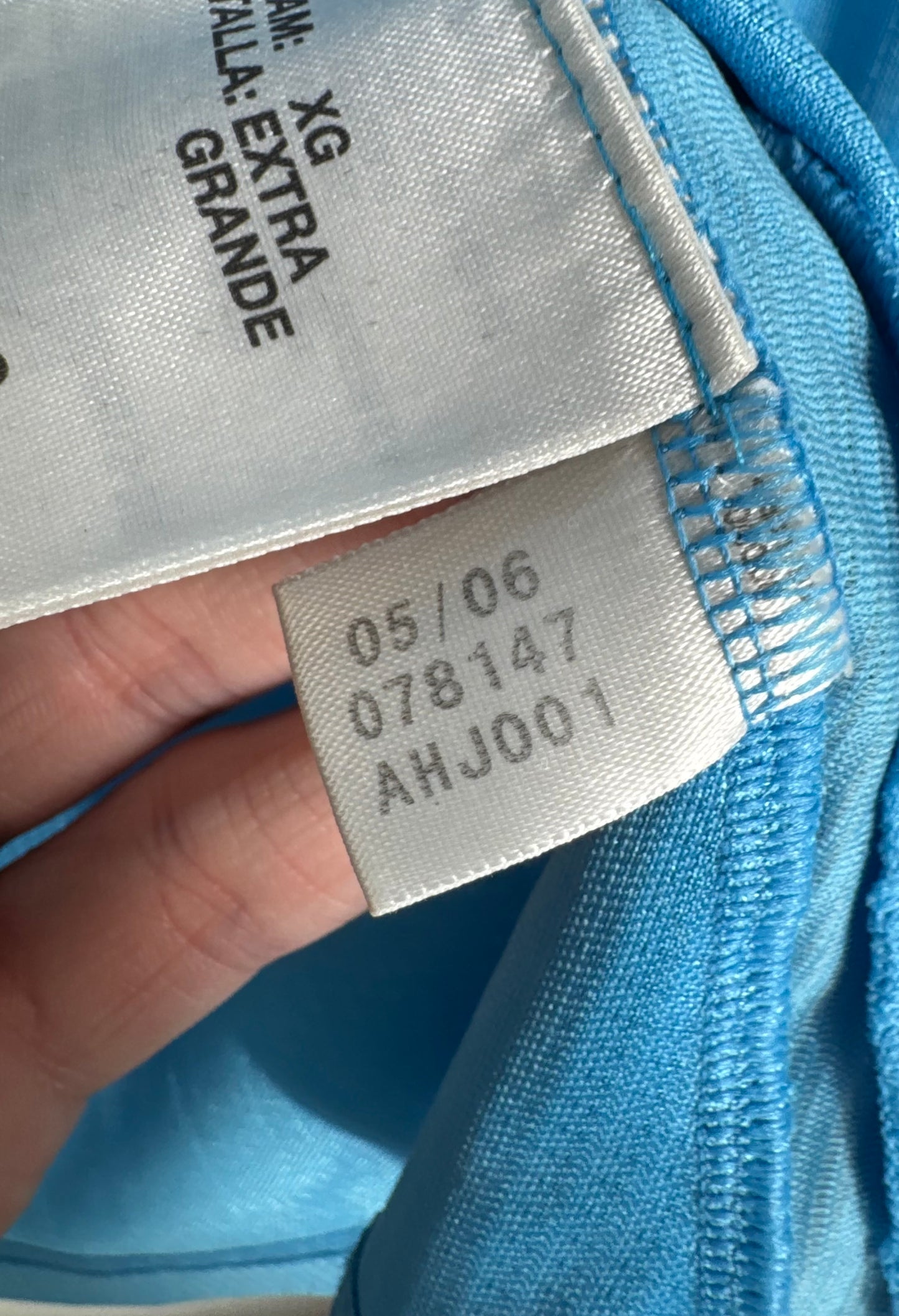 Étiquette d'authenticité avec code Adidas 078147 prouvant l'originalité du maillot