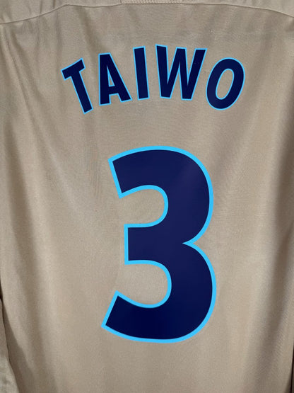 Détail du flocage TAIWO N°3 bleu marine et ciel sur le maillot OM 2008-2009 third