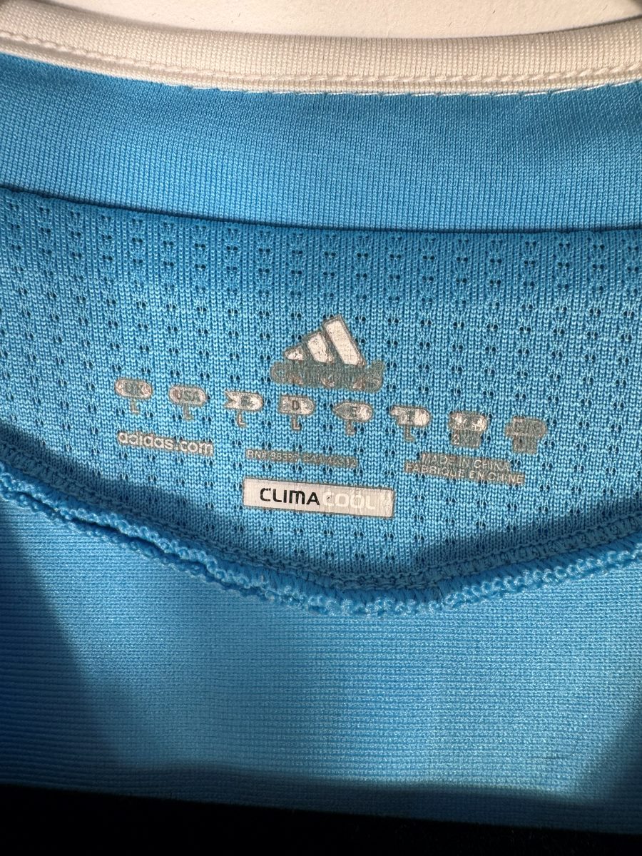 Détail col ClimaCool maillot OM 2010-2011