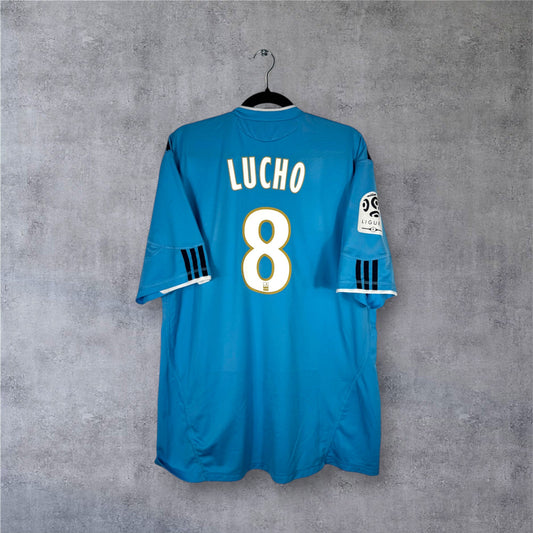 Flocage Lucho numéro 8 sur maillot OM 2010-2011 Extérieur