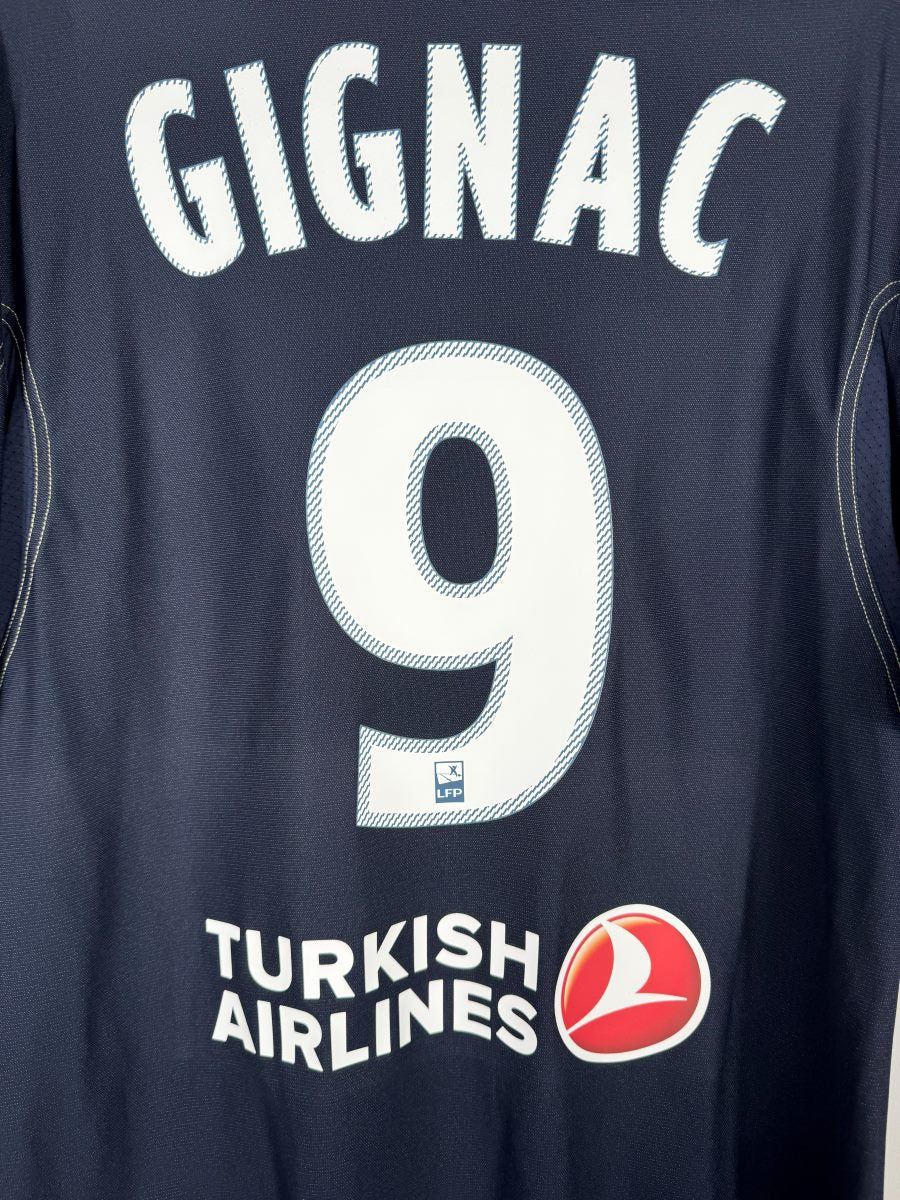 Détail du flocage Gignac 9 blanc, maillot OM extérieur 2013-2014