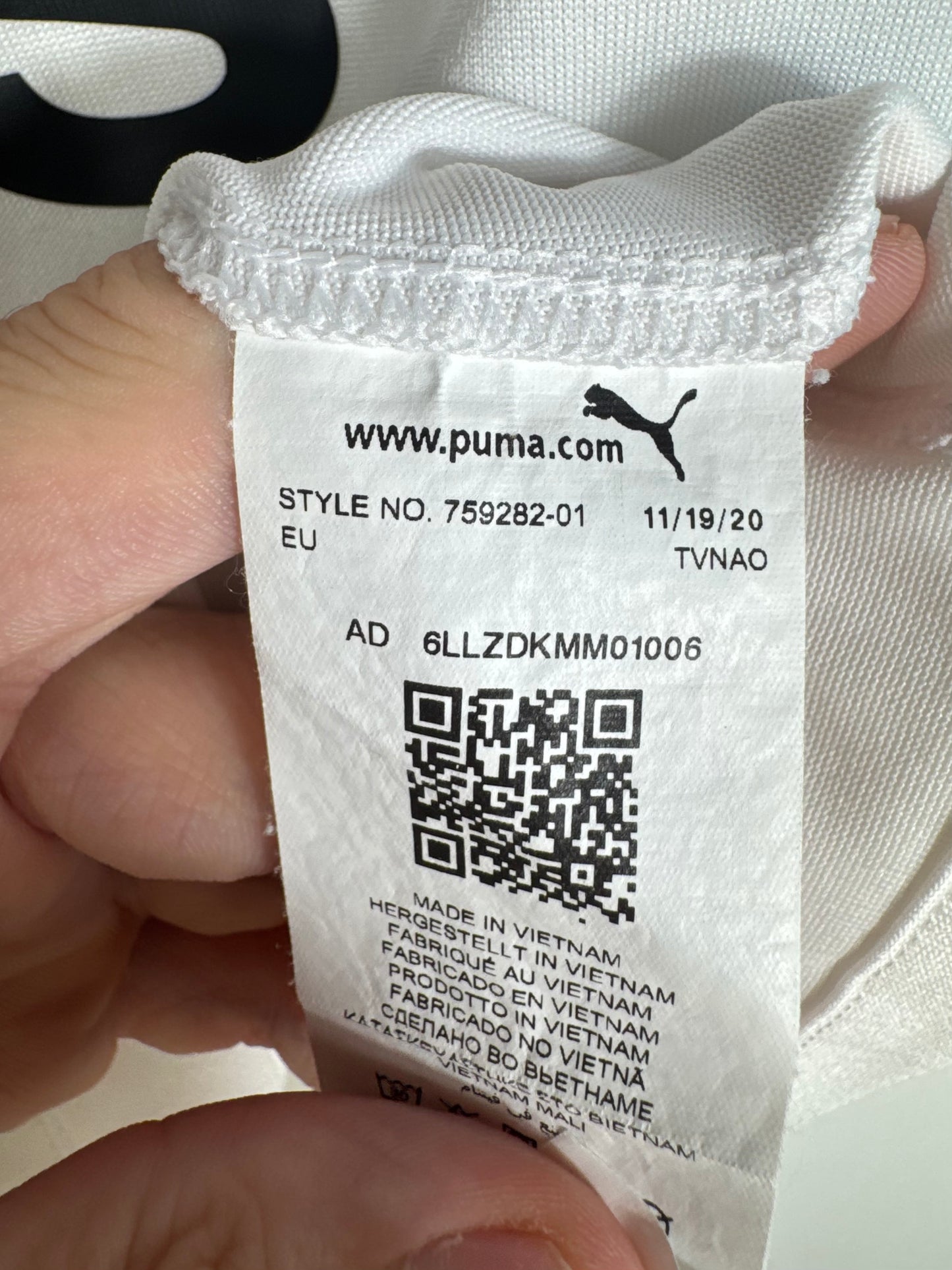 Étiquette d'authenticité avec code Puma 759282-01 prouvant l'originalité du maillot