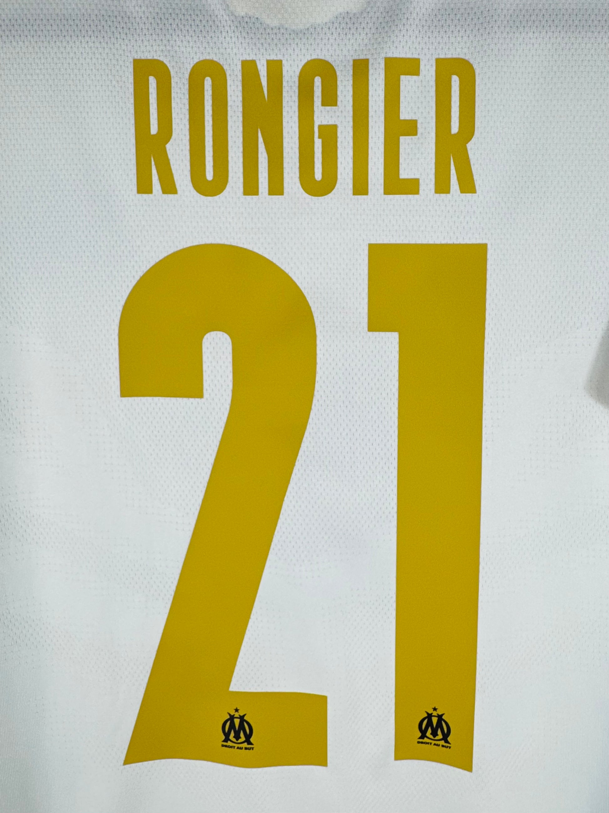 Détail du flocage sur le maillot numéro 21 de Valentin Rongier