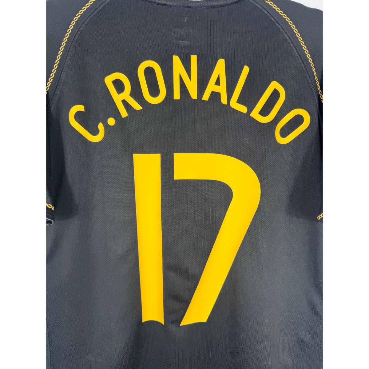 Détail de la typographie du flocage sur le numéro 17 de Cristiano Ronaldo