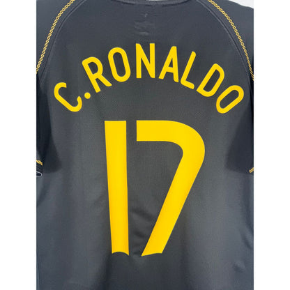Détail de la typographie du flocage sur le numéro 17 de Cristiano Ronaldo