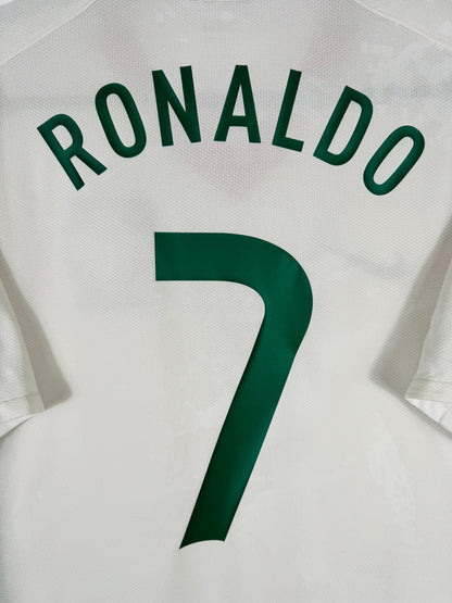 Détail de l'écusson du Portugal et du logo Nike