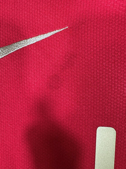 Détail macro de la légère trace sous le swoosh maillot Portugal 2008